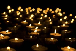 В Красногорске почтили память погибших при пожаре в Кемерово