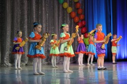 Отчетный концерт творческих коллективов КЦ "Красногорье" и ЦДТ "Цветик-Семицветик"